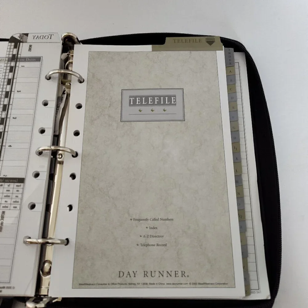 Day Runner Black Zippered Planner